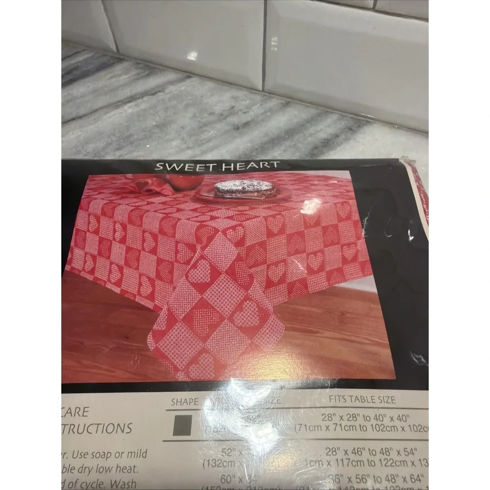 Vintage Red White Hearts 60 X 84in Oval Tablecloth 001